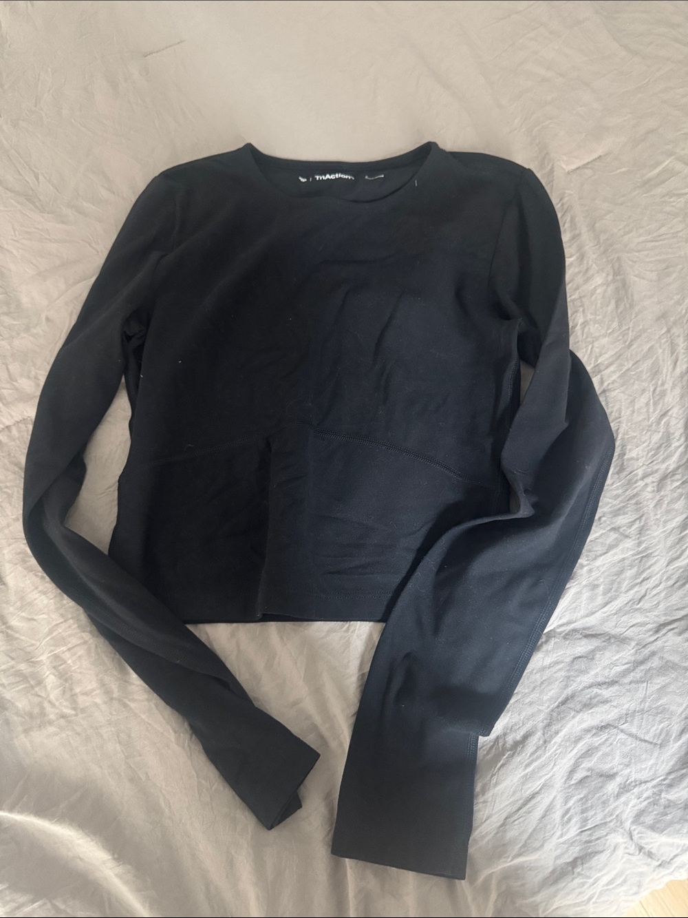 Aritzia long sleeve TNACTION top